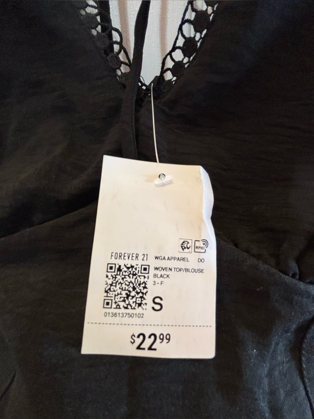 Forever 21 Black V-Neck Lace-Trim Puff Sleeve Crop Top - Picture 5 of 8
